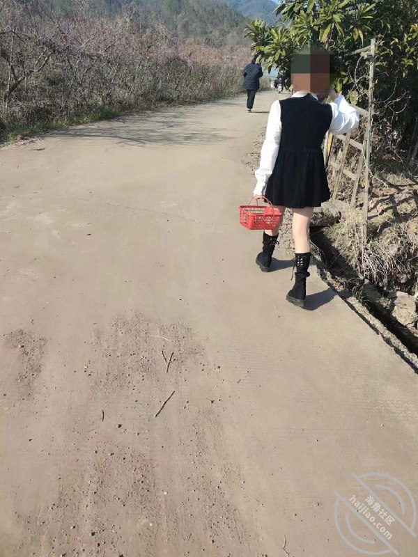 Picture 1 from 海角社区【视频版】 2025-11-18 19:06:20