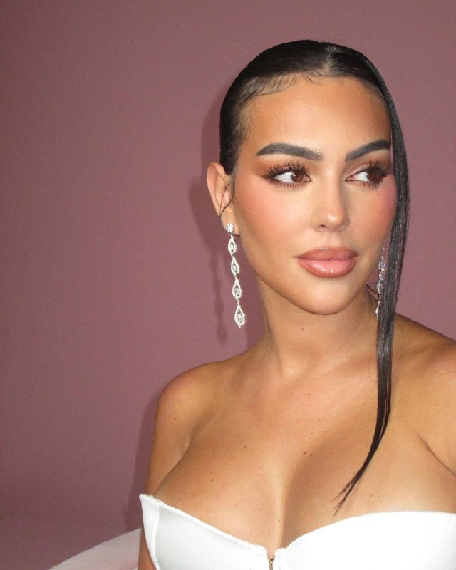 Picture 3 from ‌Georgina Rodriguez Hot 🔥 2024-06-22 07:54:33