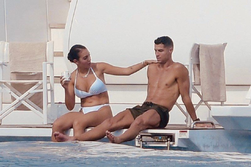 Picture 1 from ‌Georgina Rodriguez Hot 🔥 2024-09-05 09:15:06