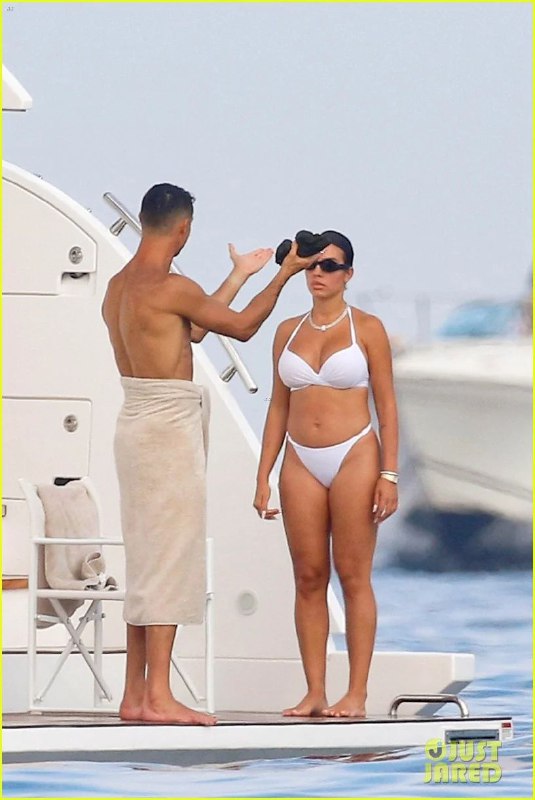 Picture 2 from ‌Georgina Rodriguez Hot 🔥 2024-09-05 09:15:06
