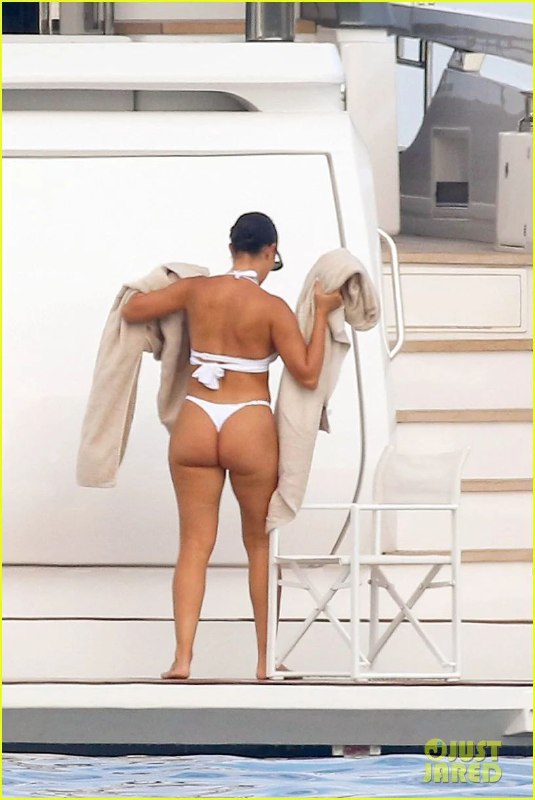 Picture 9 from ‌Georgina Rodriguez Hot 🔥 2024-09-05 09:15:06