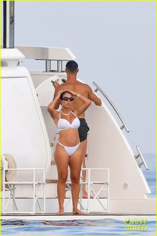 Picture 3 from ‌Georgina Rodriguez Hot 🔥 2024-09-05 09:18:59