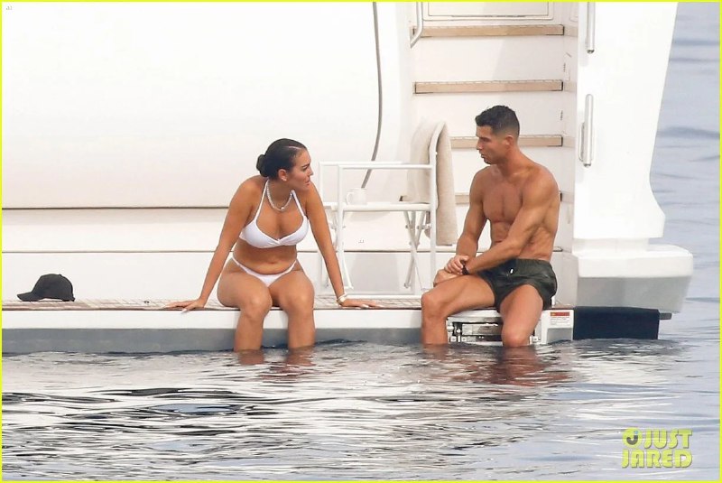 Picture 6 from ‌Georgina Rodriguez Hot 🔥 2024-09-05 09:18:59