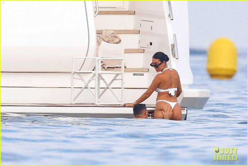 Picture 9 from ‌Georgina Rodriguez Hot 🔥 2024-09-05 09:18:59
