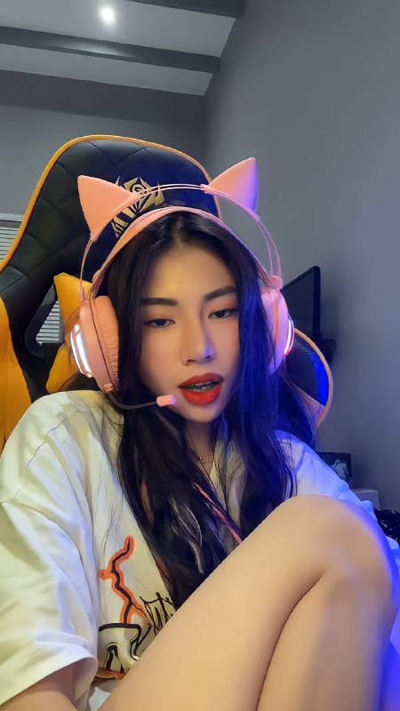 Picture 2 from 𝕴𝖓𝖊𝖌𝖆𝖙𝖎𝖛𝖊 𝖗𝖊𝖇𝖔𝖗𝖓 2023-11-14 13:12:14