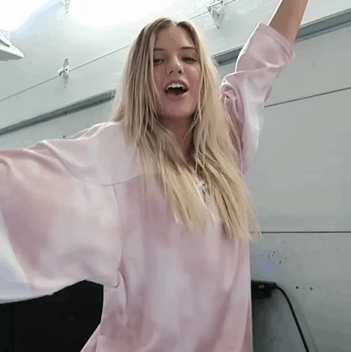 Alissa Violet | @Britenelle sticker 3