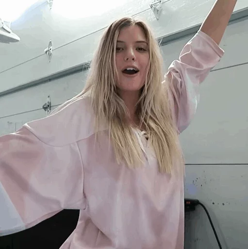 Alissa Violet | @Britenelle sticker 4