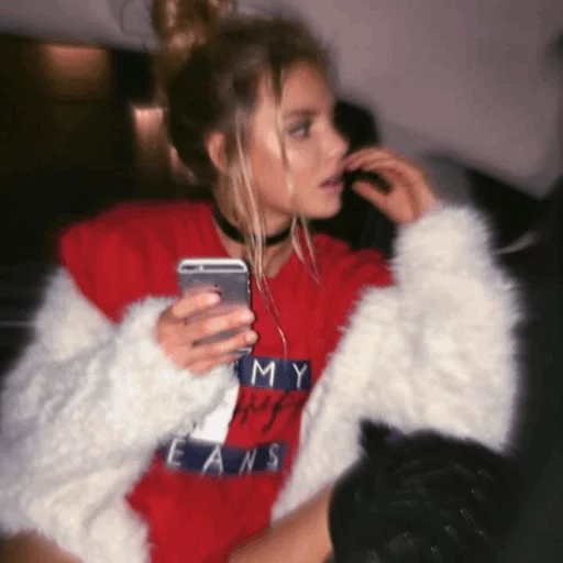 |•° Alissa Violet °•| sticker 5
