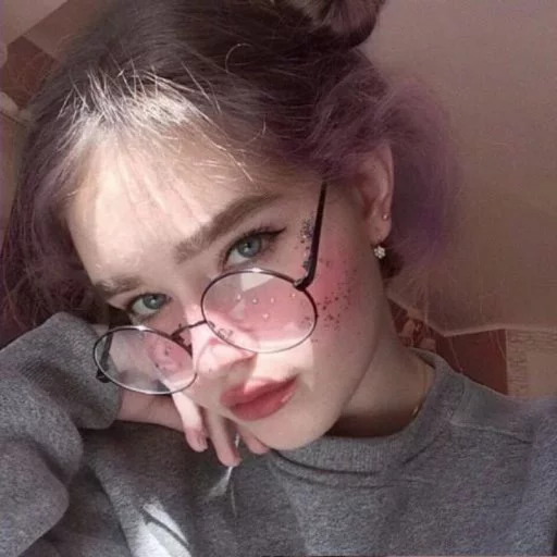 ☽ @lfrankl sticker 9