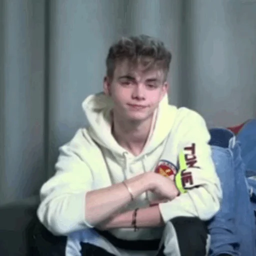 ˚corbyn besson💸↵ @kpopstan sticker 6