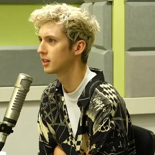 ✨-Troye by @kastick sticker 4