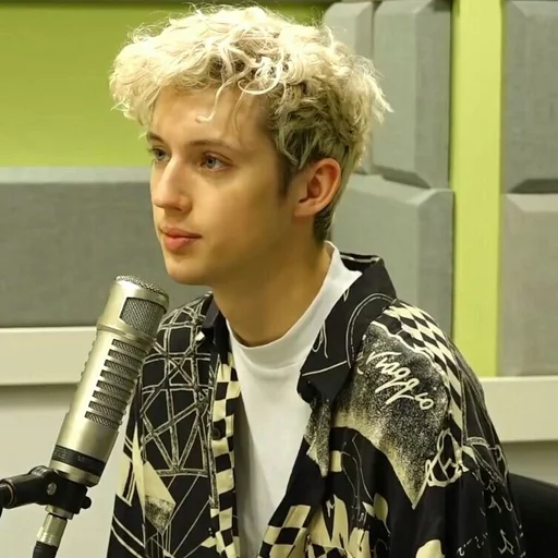✨-Troye by @kastick sticker 5