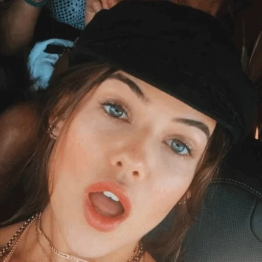 -danielle campbell💫 @SwizzleStickers sticker 11