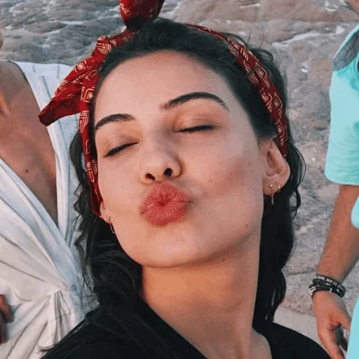 -danielle campbell💫 @SwizzleStickers sticker 12