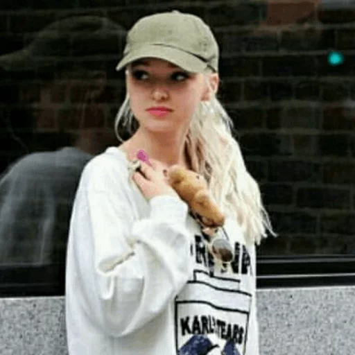 [ Dove Cameron ]. 🌷. @hazzaisminebitch sticker 4