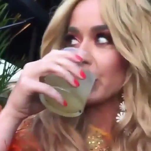 @Artpop sticker 8
