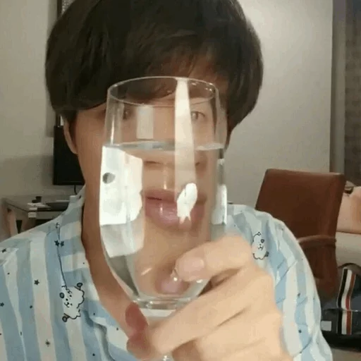 Jιɴ Eαт wαтer🍸| @BTSir7 | sticker 2