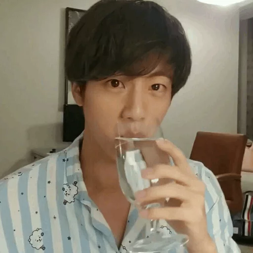 Jιɴ Eαт wαтer🍸| @BTSir7 | sticker 11