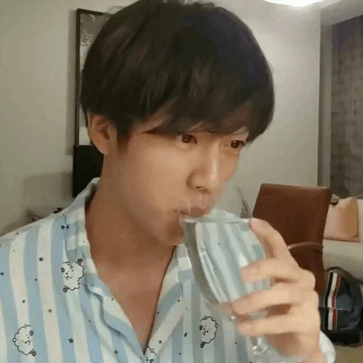 Jιɴ Eαт wαтer🍸| @BTSir7 | sticker 10