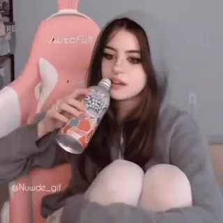Hannah Owo 3 sticker 28