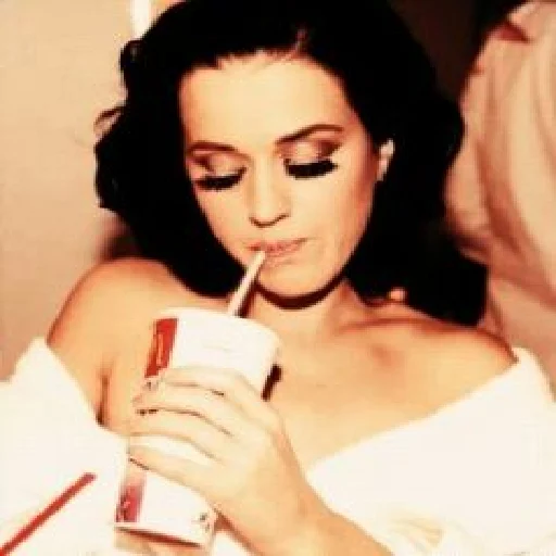 ',Katy Perry',🦋 @LouiMood sticker 12