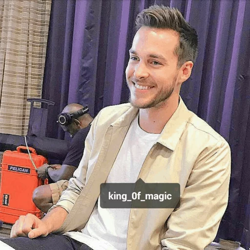 @King_0f_magic sticker 10