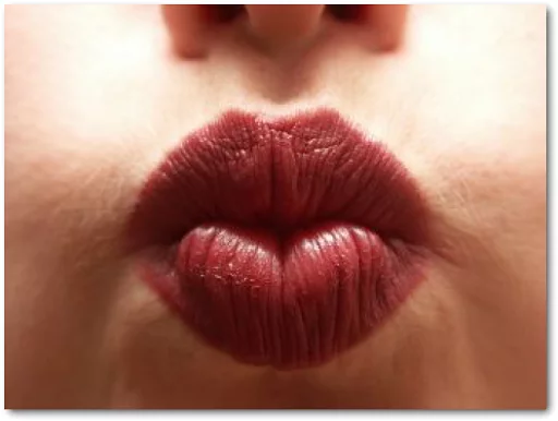 kiss sticker 10
