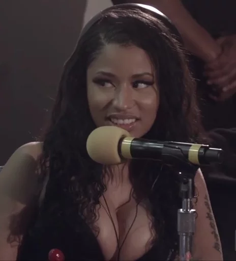 @Nickiminaj79 sticker 5