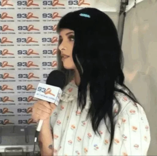 Melanie Martinez 🍩 @ItsCryBaby 🍩 sticker 8