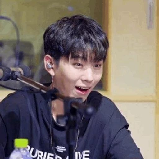 MONSTA X memes [ @gl10_stic ] sticker 3