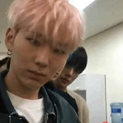 MONSTA X memes [ @gl10_stic ] sticker 4