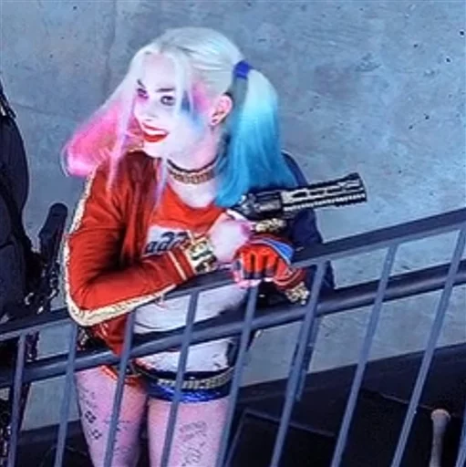 Harley quinn sticker 8